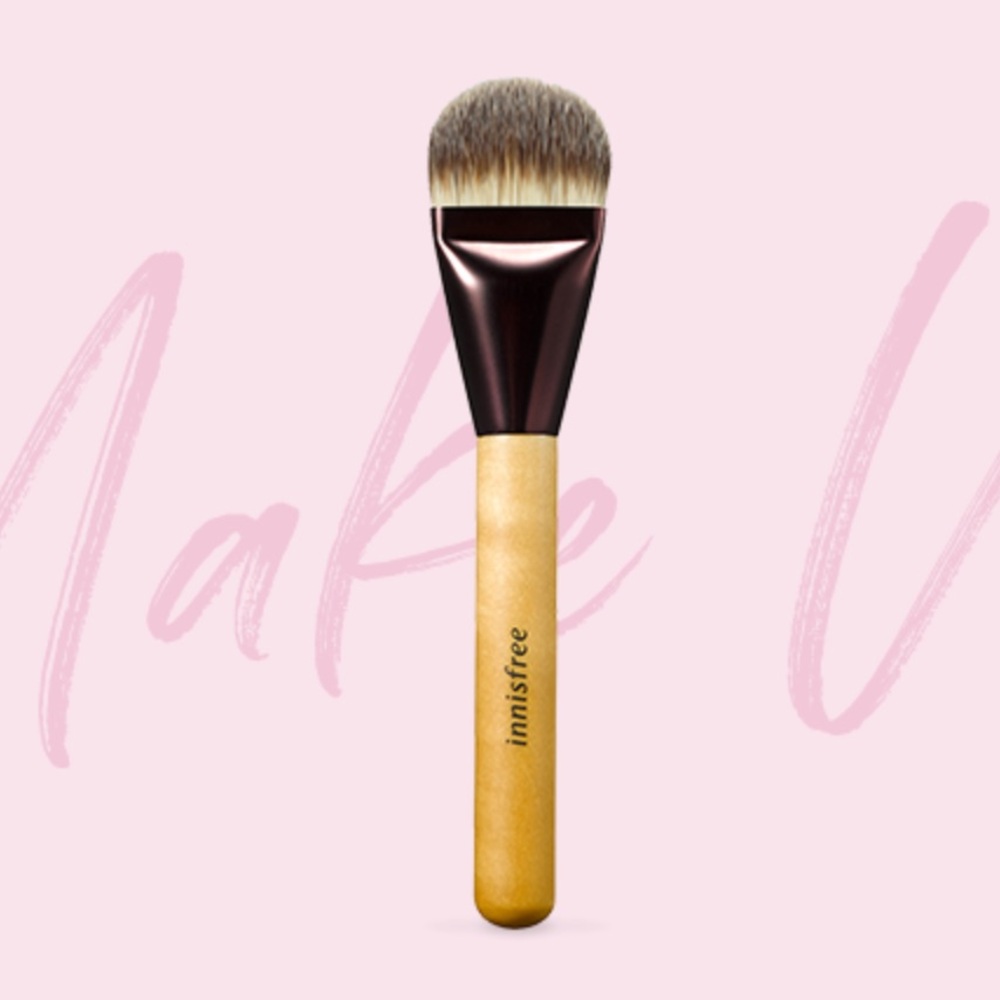 Innisfree Foundation Brush
